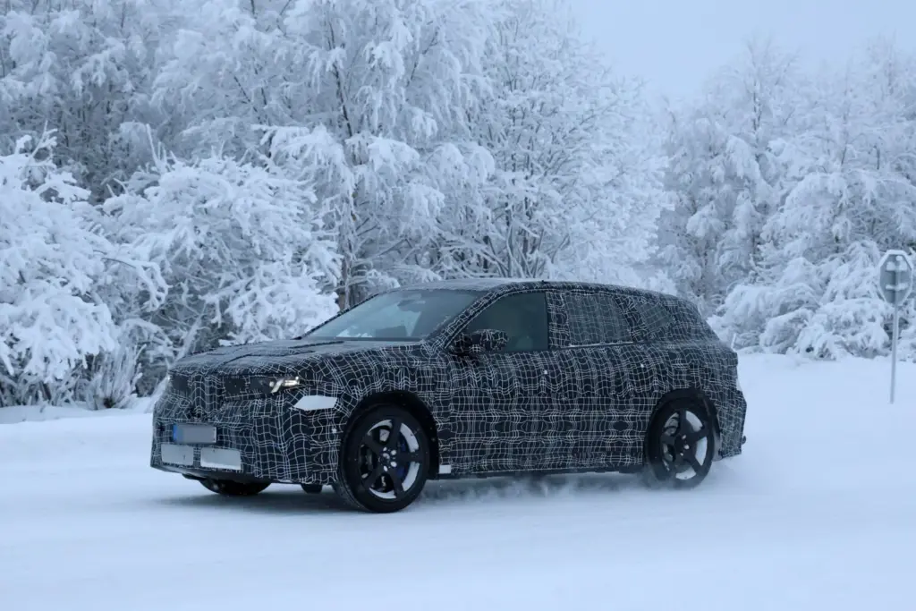 BMW iX3 M nieve 7 Motor16