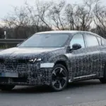 El nuevo BMW iX4 sale a la carretera por primera vez