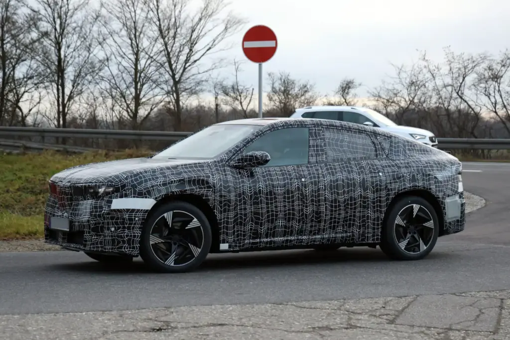 BMW iX4 2027 13 Motor16