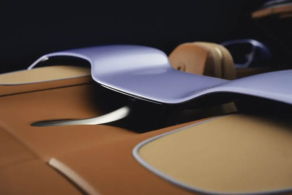 Bentley Batur Convertible 8 Motor16