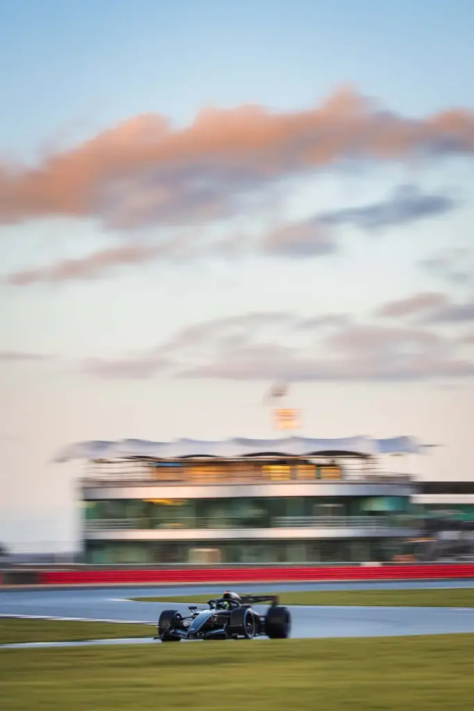 CADILLAC FORMULA 1 EN SILVERSTONE 5 Motor16