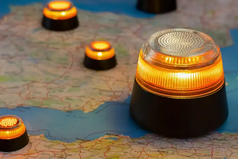 El mapa más polémico de la DGT es este y te permite ver en tiempo real dónde se ha activado una baliza V16 en España