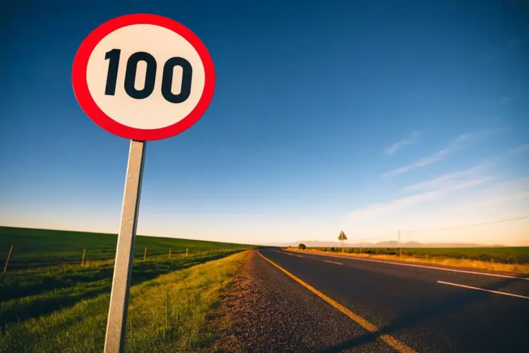 La ley no ha cambiado, pero la velocidad en algunas autovías ha pasado de 120 a 100 km/h: este es el motivo