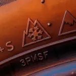 Rubén (38), Guardia Civil: «Si las ruedas de tu coche tienen el símbolo 3PMSF, te ahorras poner cadenas para la nieve»