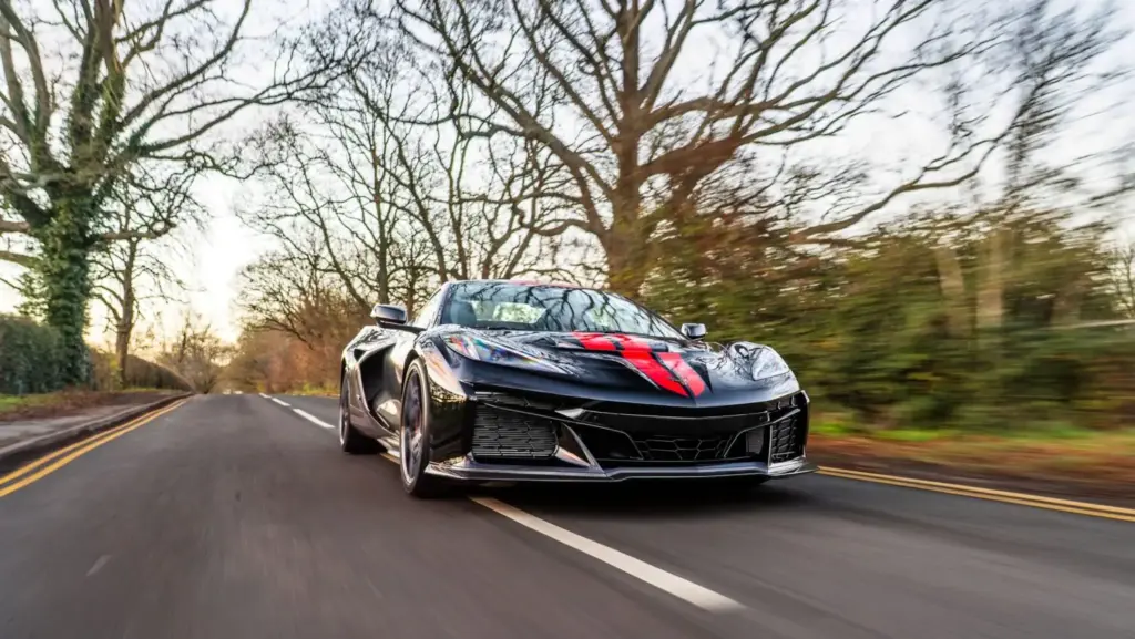 Corvette ZR1 Black 1st in Europe Clive Sutton 1 Motor16