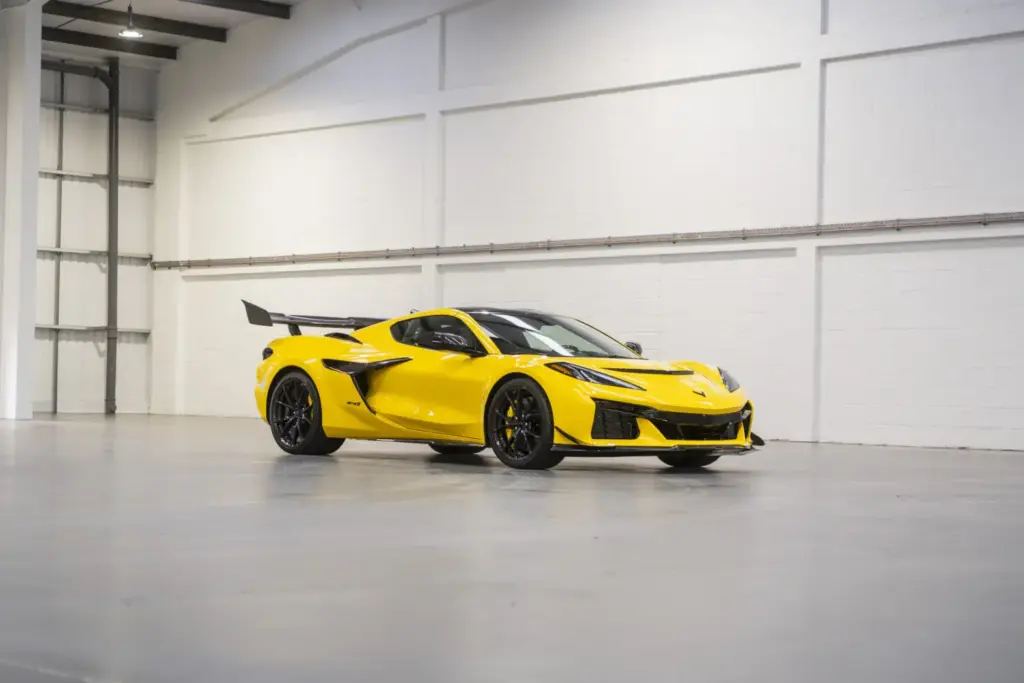 Corvette ZR1 Yellow 1st in Europe Clive Sutton 18 Motor16