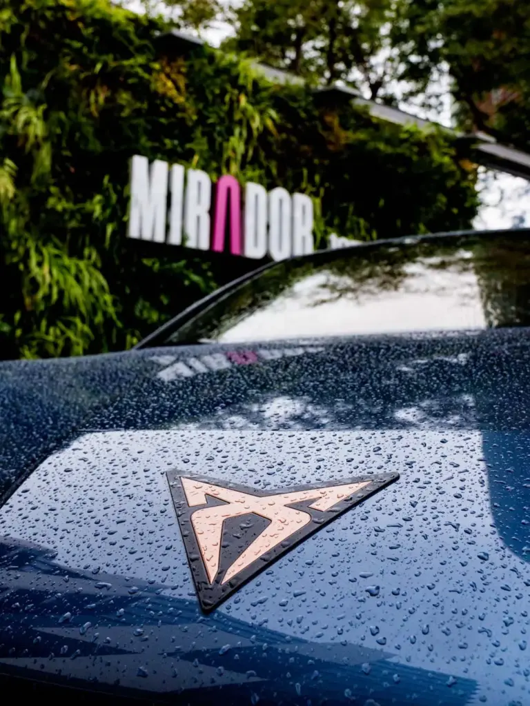 Cupra impulsa la primera carrera vertical nocturna de Barcelona 6 Motor16 Cupra Barcelona Tower Running Challenge5 Motor16