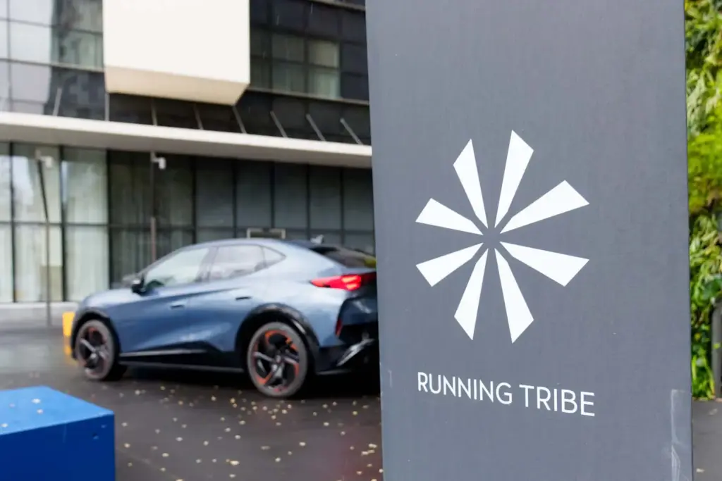 Cupra impulsa la primera carrera vertical nocturna de Barcelona 3 Motor16 Cupra Barcelona Tower Running Challenge7 Motor16