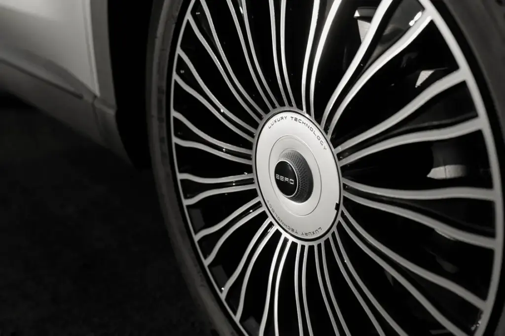 EBRO s900 PHEV 11 Motor16