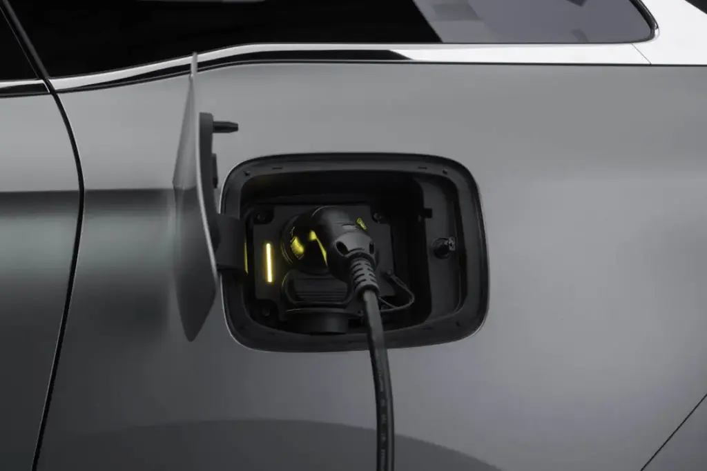 EBRO s900 PHEV 17 Motor16