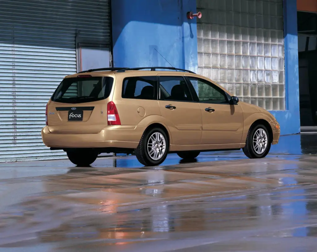 Las cuatro generaciones que han convertido al Ford Focus en una leyenda 2 Motor16 FORD FOCUS 1 GENERACION 3 Motor16