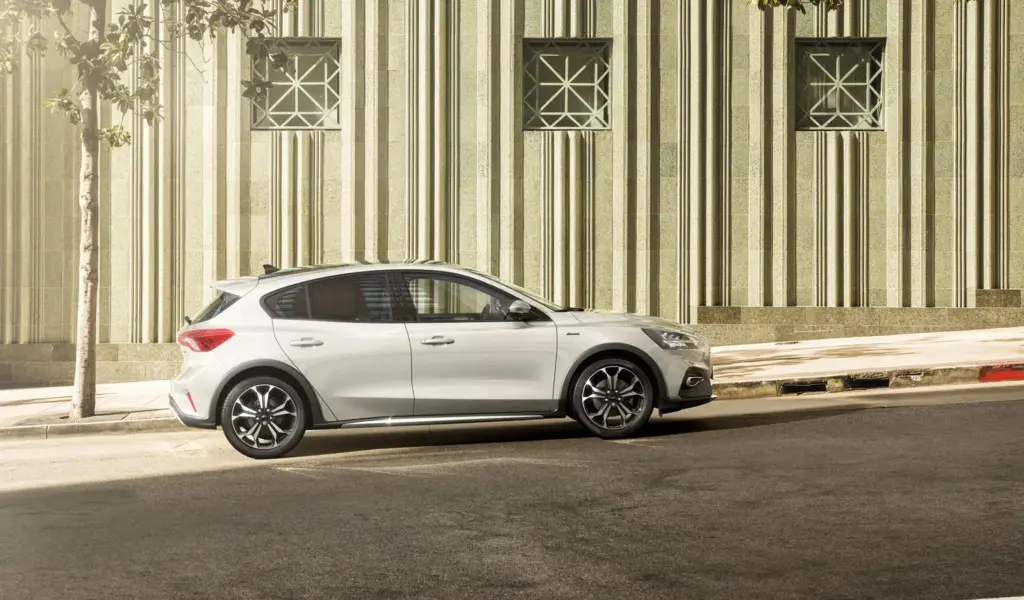 Las cuatro generaciones que han convertido al Ford Focus en una leyenda 19 Motor16 FORD FOCUS 4 GENERACION 3 Motor16