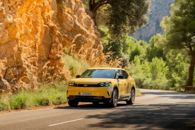 Ford Explorer y Capri, ahora con mayor potencia y más autonomía