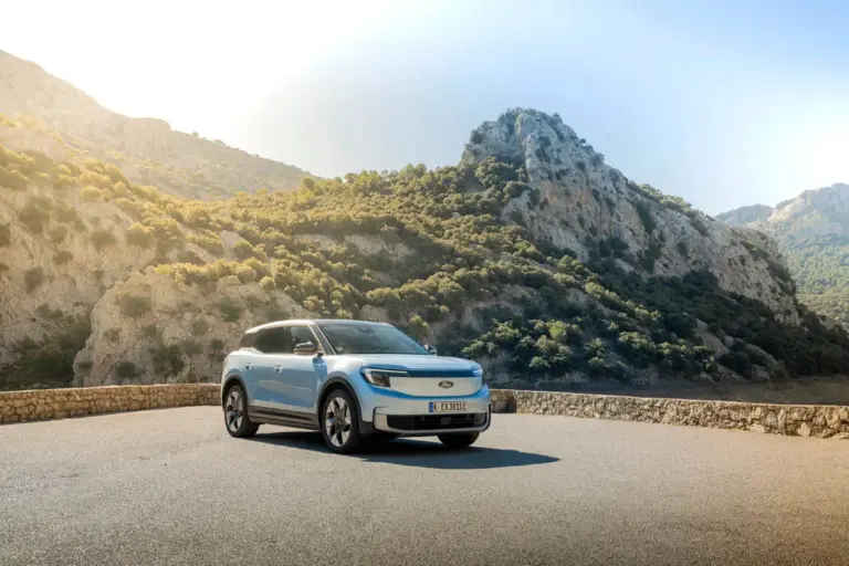 La versión de acceso de los Ford Explorer y Ford Capri ganan potencia y autonomía