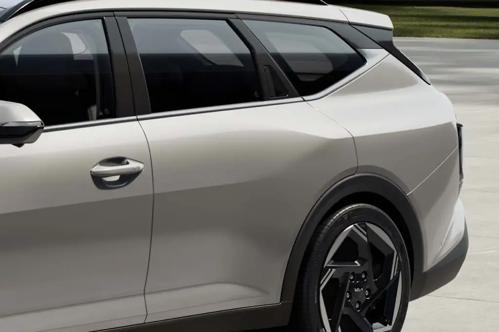 Kia K4 Sportswagon 2 Motor16