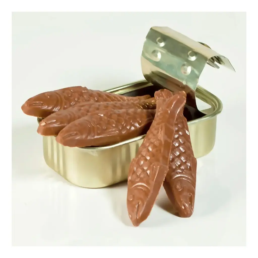 Lata de sardinas de chocolate: el regalo que nadie espera y todos recuerdan 1 Motor16 Lata de sardinas de chocolate con leche Motor16