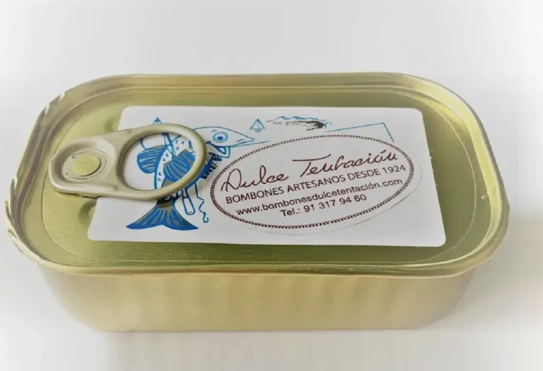 Lata de sardinas de chocolate: el regalo que nadie espera y todos recuerdan