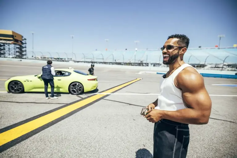 La Fórmula E suma un nuevo embajador global: Lucien Laviscount, el célebre Alfie de ‘Emily en París’