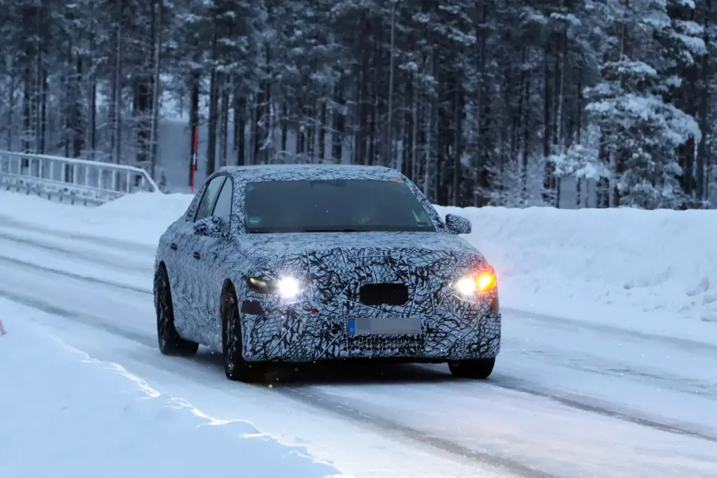 Mercedes Clase E con tecnologia EQ 2027 1 Motor16