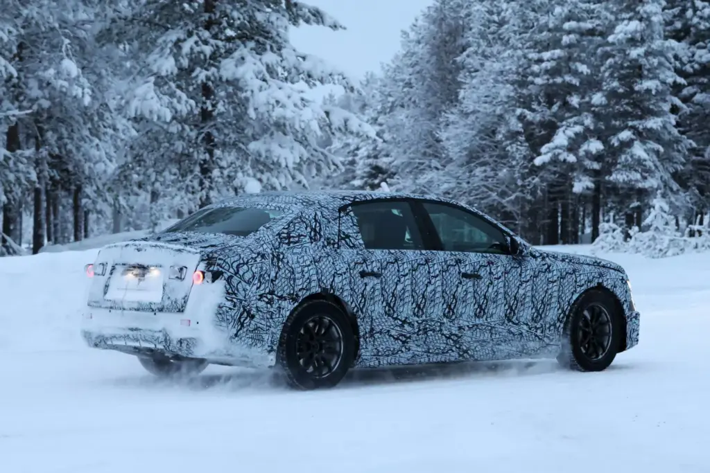 Mercedes Clase E con tecnologia EQ 2027 12 Motor16