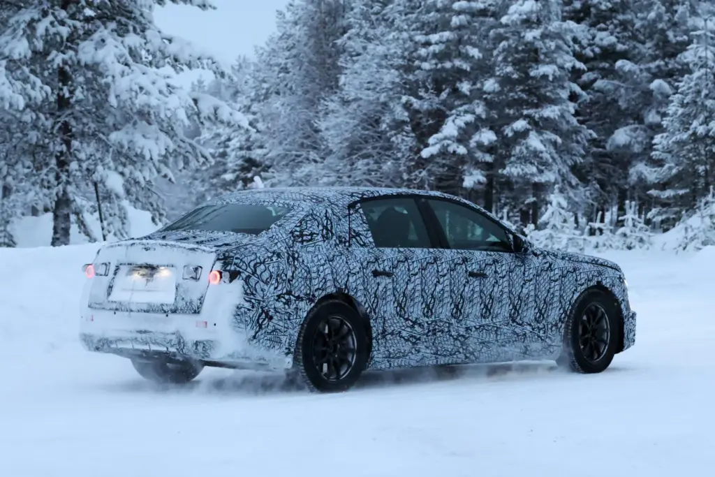 Mercedes Clase E con tecnologia EQ 2027 13 Motor16