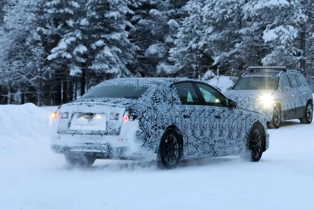 Mercedes Clase E con tecnologia EQ 2027 14 Motor16