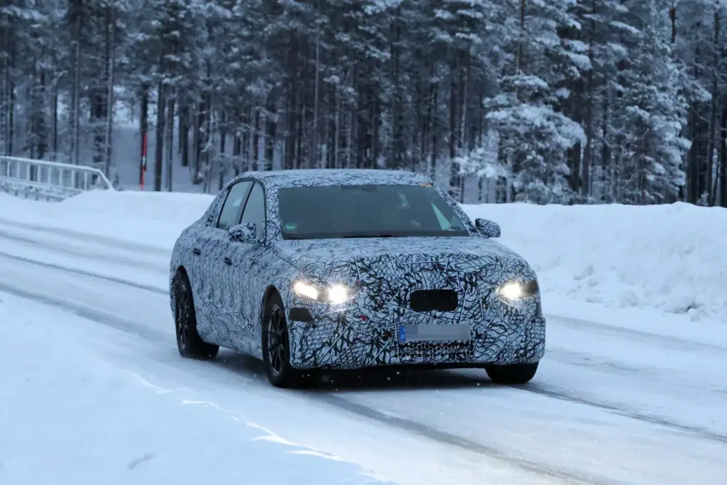 Mercedes Clase E con tecnologia EQ 2027 2 Motor16