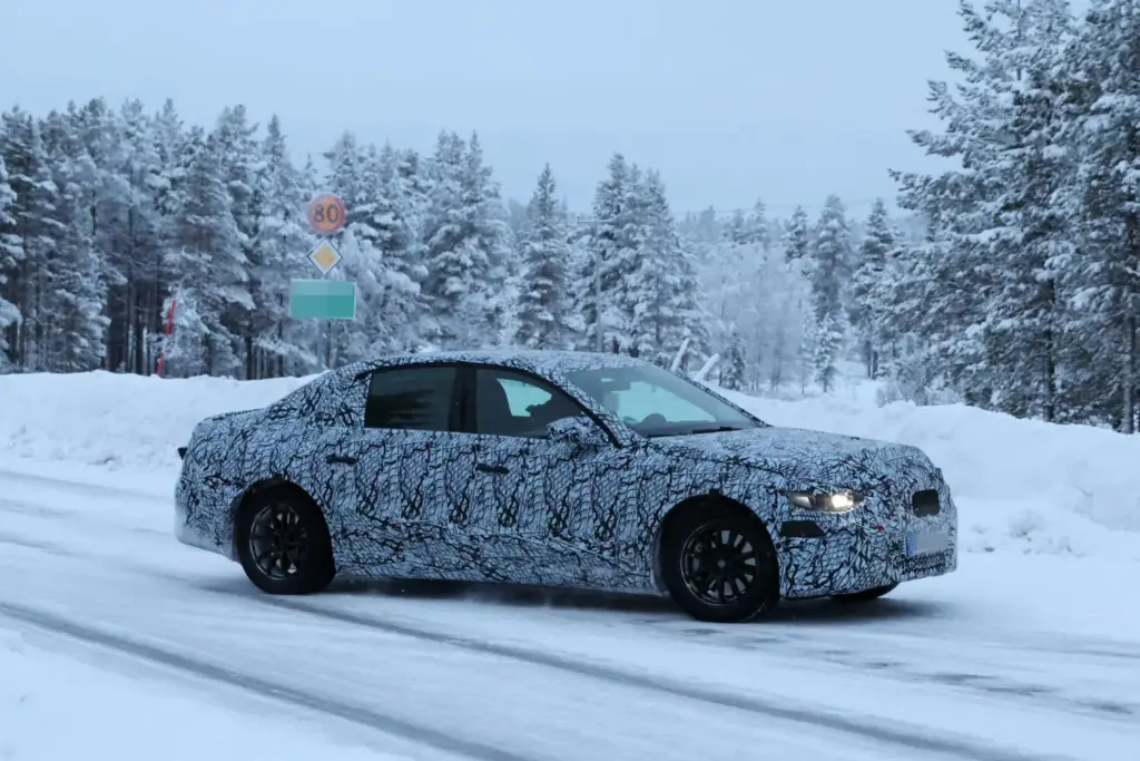 Mercedes Clase E con tecnologia EQ 2027 6 Motor16