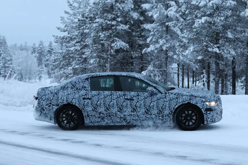 Mercedes Clase E con tecnologia EQ 2027 7 Motor16