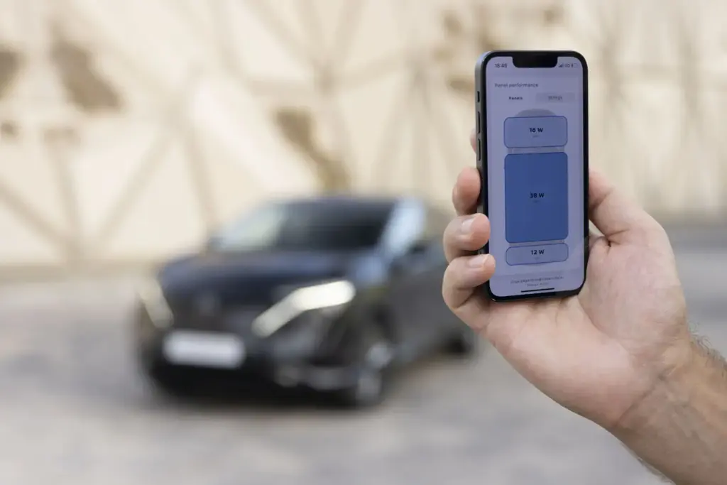 NISSAN ARIYA PANELES SOLARES 5 Motor16