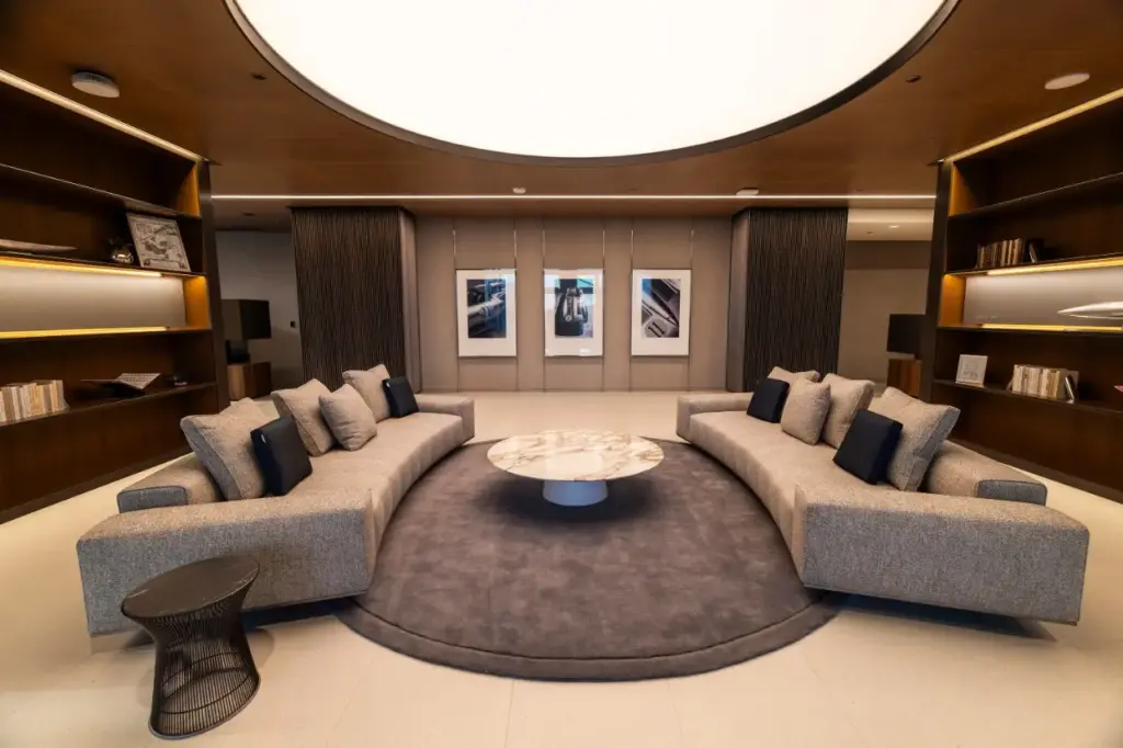 NUEVA SEDE GENERAL MOTORS salas1 Motor16