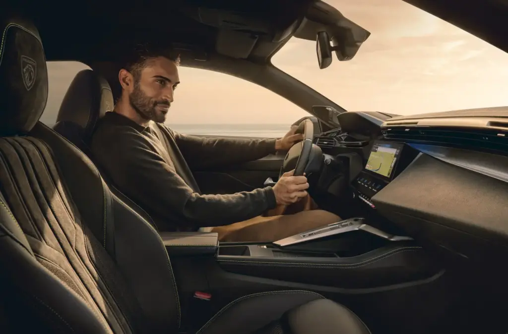 NUEVO PEUGEOT 408 10 Motor16