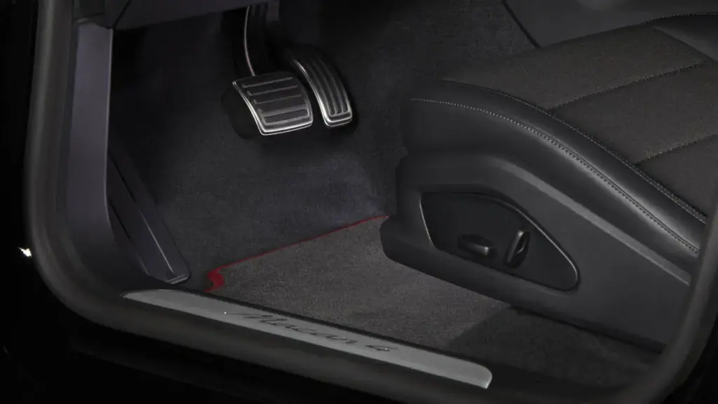 PORSCHE MACAN SPIRIT PACK 10 Motor16