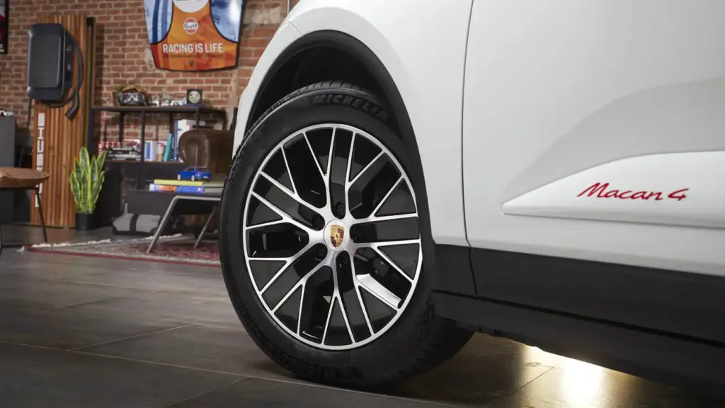 PORSCHE MACAN SPIRIT PACK 15 Motor16