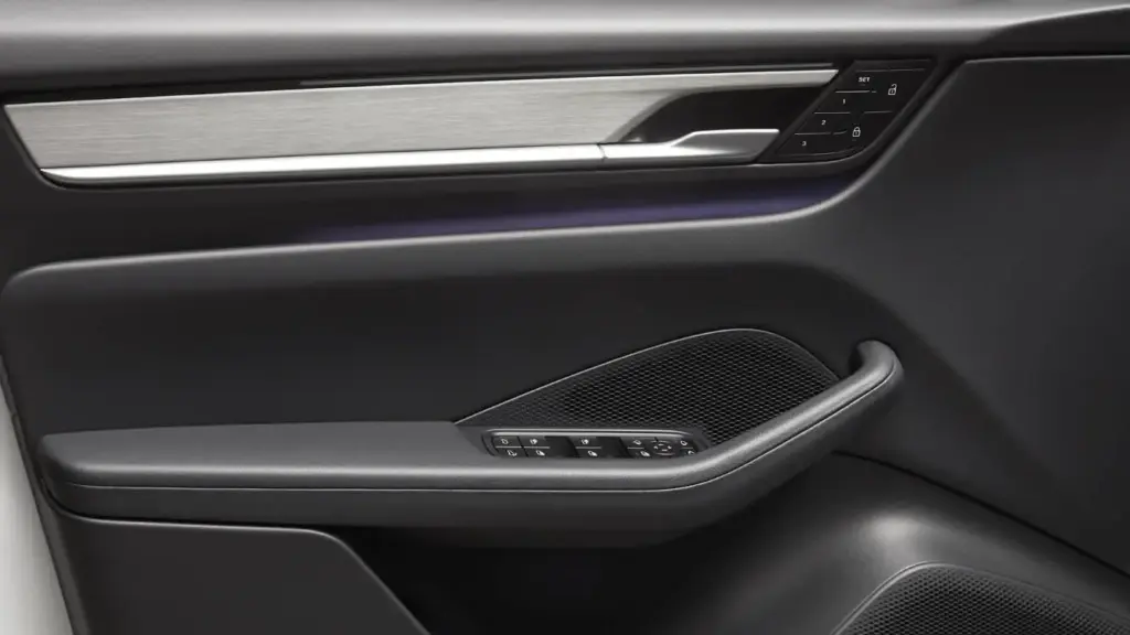 PORSCHE MACAN SPIRIT PACK 9 Motor16