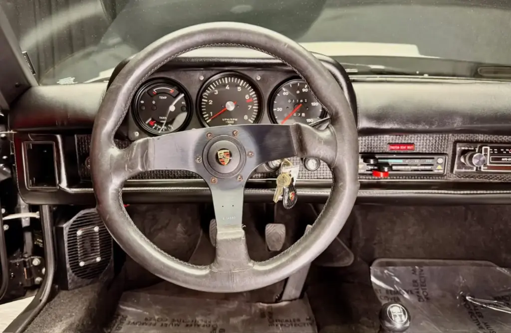 Porsche 914 Cabrio 1976 subasta 13 Motor16