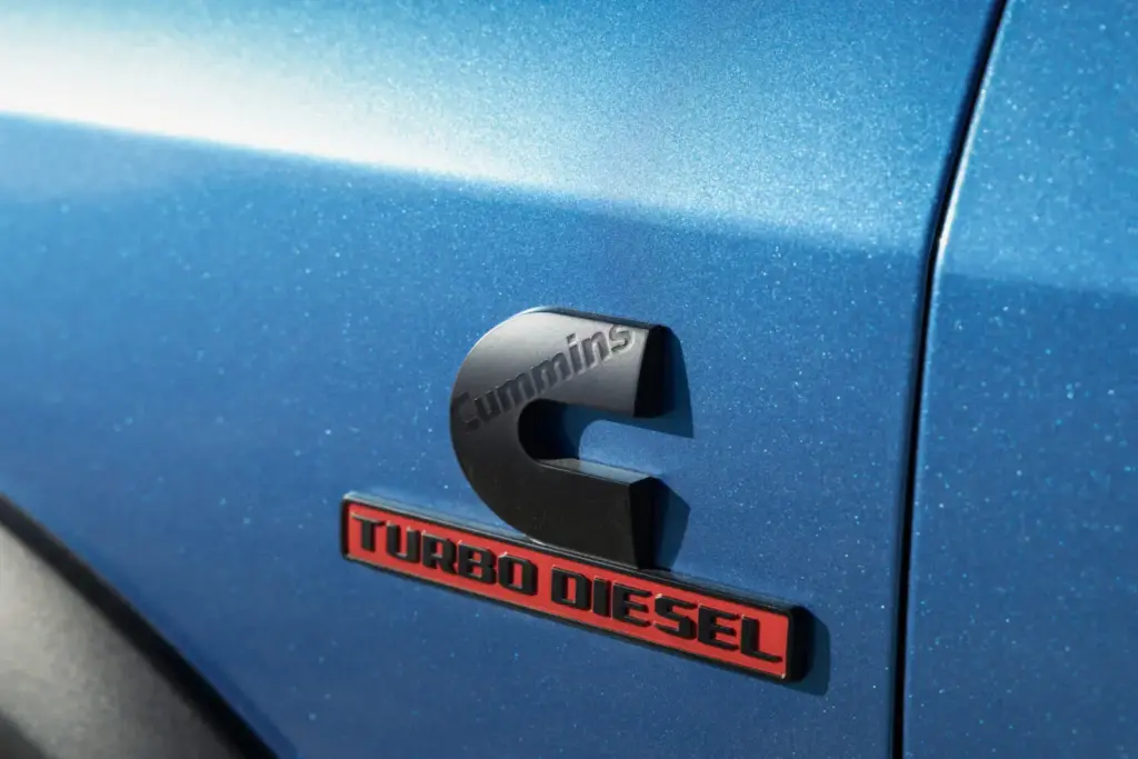 RAM 2500 Power Wagon 6.7 Cummins 12 Motor16