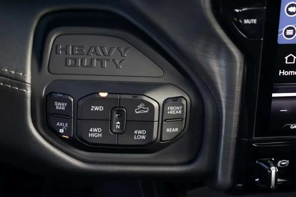 RAM 2500 Power Wagon 6.7 Cummins 5 Motor16