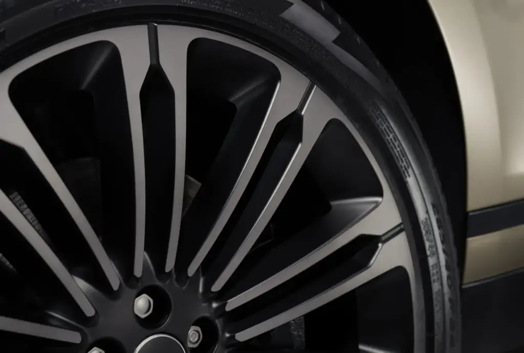 Range Rover Velar Belgravia Edition 8 Motor16