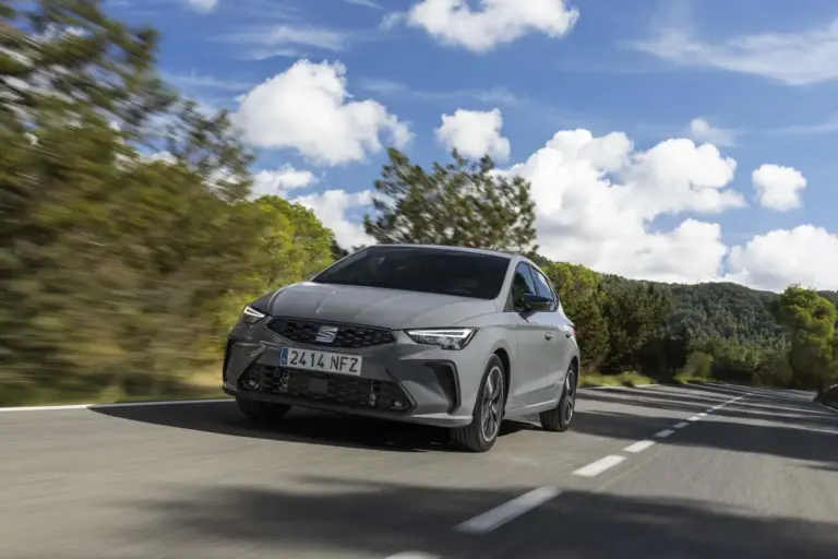 Ventas de coches en febrero: un 7,5% de subida, con los electrificados tirando del mercado y el Seat Ibiza líder