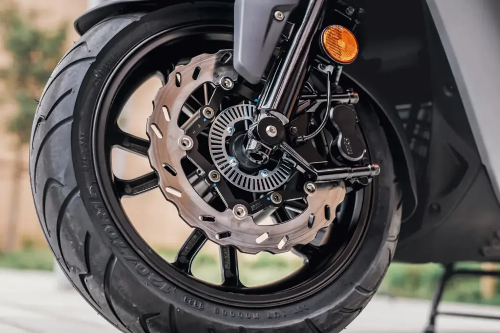 SYM MAXSYM GT 17 Motor16