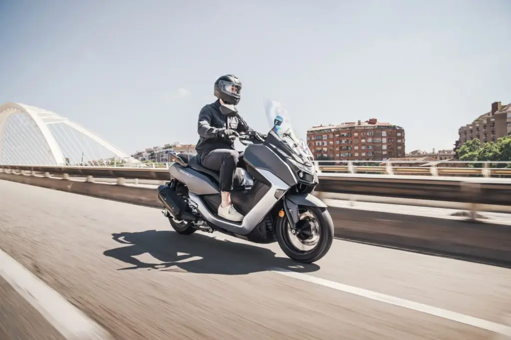 SYM MAXSYM GT 21 Motor16