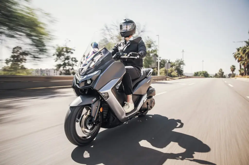 SYM MAXSYM GT 23 Motor16