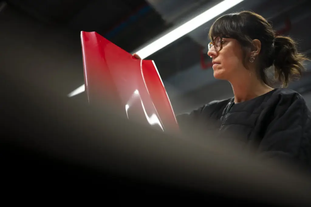 Seat incorpora dos tonalidades exclusivas a su gama: Liminal y Oniric, inspiradas en el mundo virtual. Estos colores, resultado de centenares de pruebas, visten las actualizaciones del Ibiza y el Arona con matices únicos.