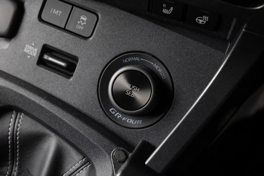 TOYOTA GR Yaris Sebastien Ogier 9x World Champion Edition 3 Motor16