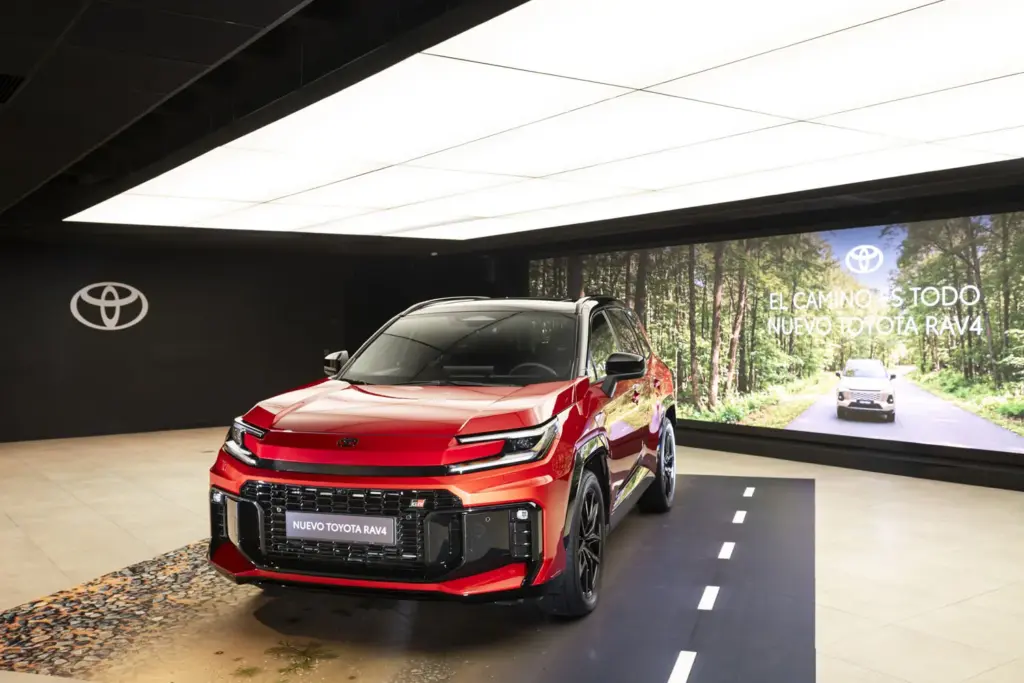 TOYOTA RAV4 SEXTA GENERACION 1 Motor16