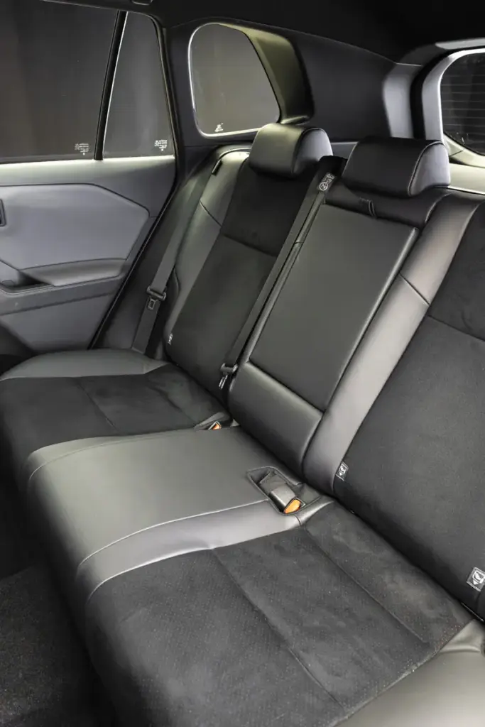 TOYOTA RAV4 SEXTA GENERACION 17 Motor16