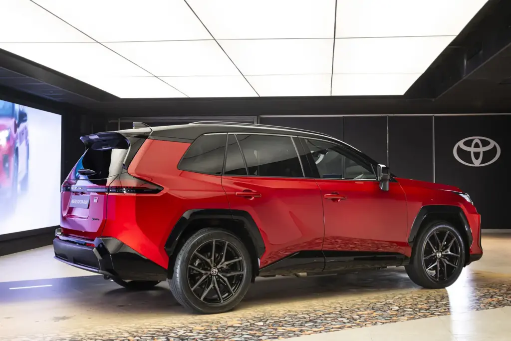 TOYOTA RAV4 SEXTA GENERACION 3 Motor16