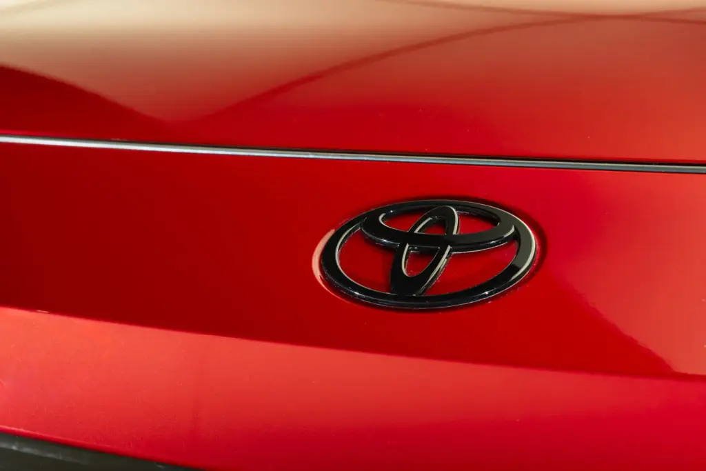 TOYOTA RAV4 SEXTA GENERACION 5 Motor16