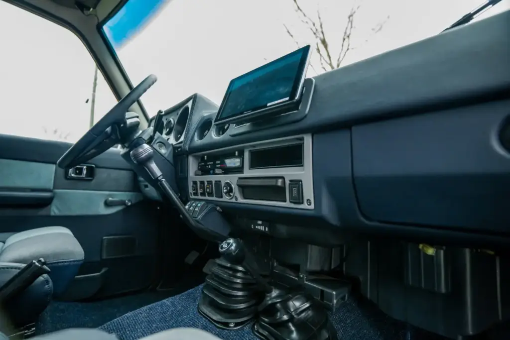 Toyota FJ60 1985 Freedom Legacy Overland 11 Motor16